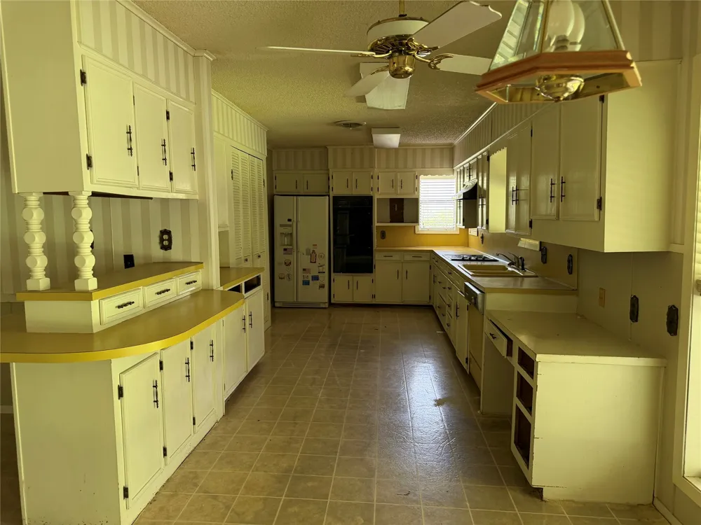 803 Val Verde Place Marlin, TX 76661