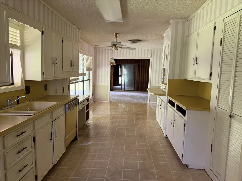 803 Val Verde Place Marlin, TX 76661