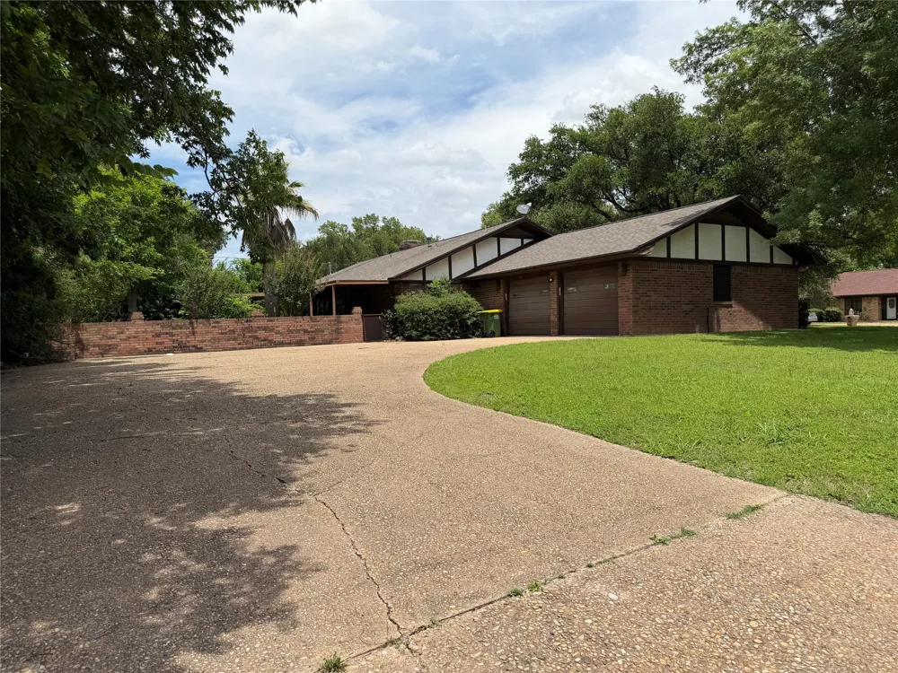 803 Val Verde Place Marlin, TX 76661