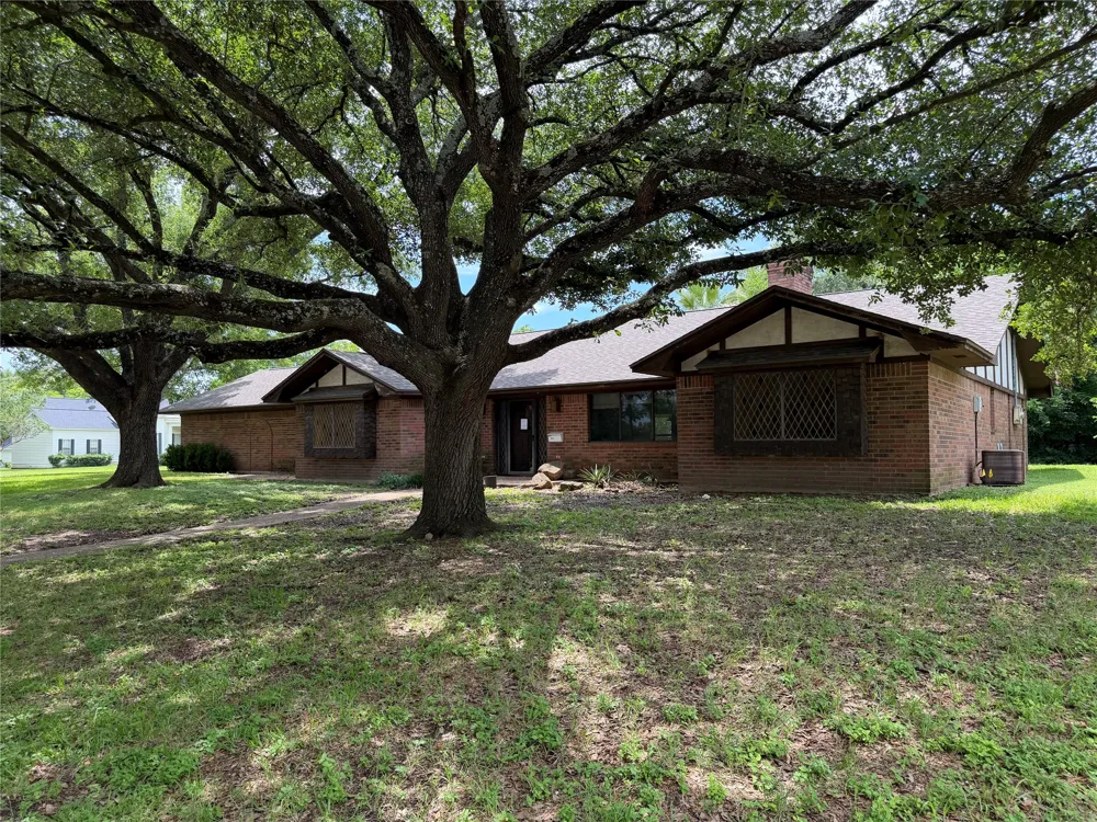 803 Val Verde Place Marlin, TX 76661