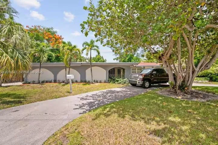 13325 SW 84th Ave Pinecrest, FL 33156