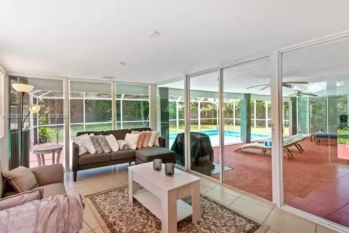 13325 SW 84th Ave Pinecrest, FL 33156