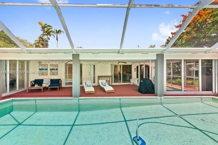 13325 SW 84th Ave Pinecrest, FL 33156