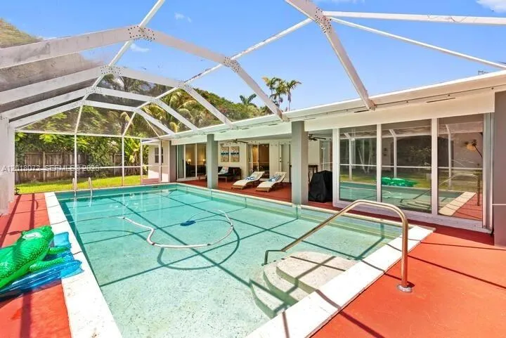 13325 SW 84th Ave Pinecrest, FL 33156