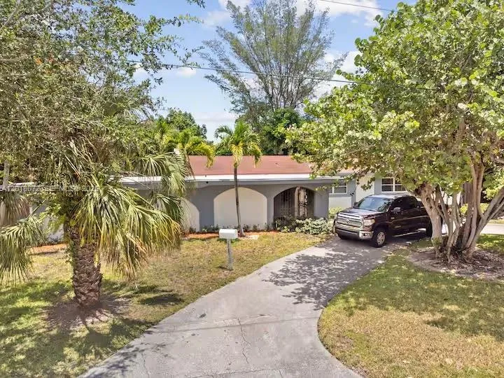 13325 SW 84th Ave Pinecrest, FL 33156
