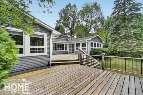 1910 Lake Court