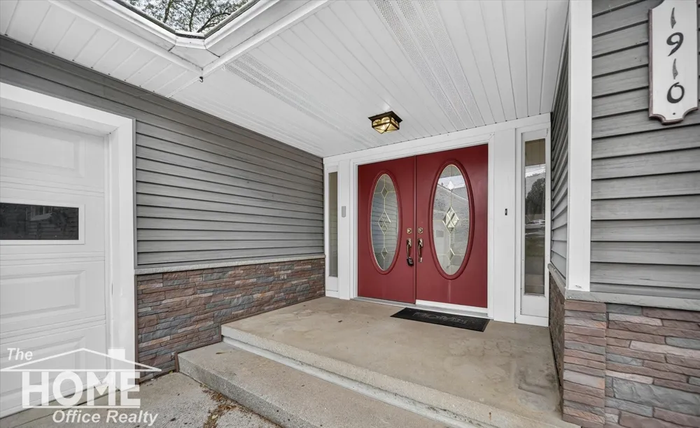 1910 Lake Court Bennington Township, MI 48867