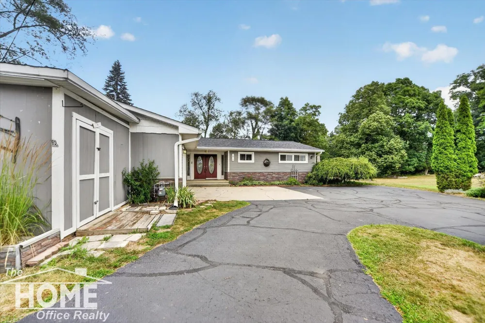 1910 Lake Court Bennington Township, MI 48867