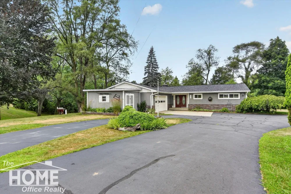 1910 Lake Court Bennington Township, MI 48867