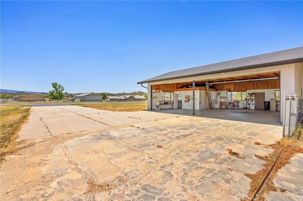 49585 Flightline Way Aguanga, CA 92536