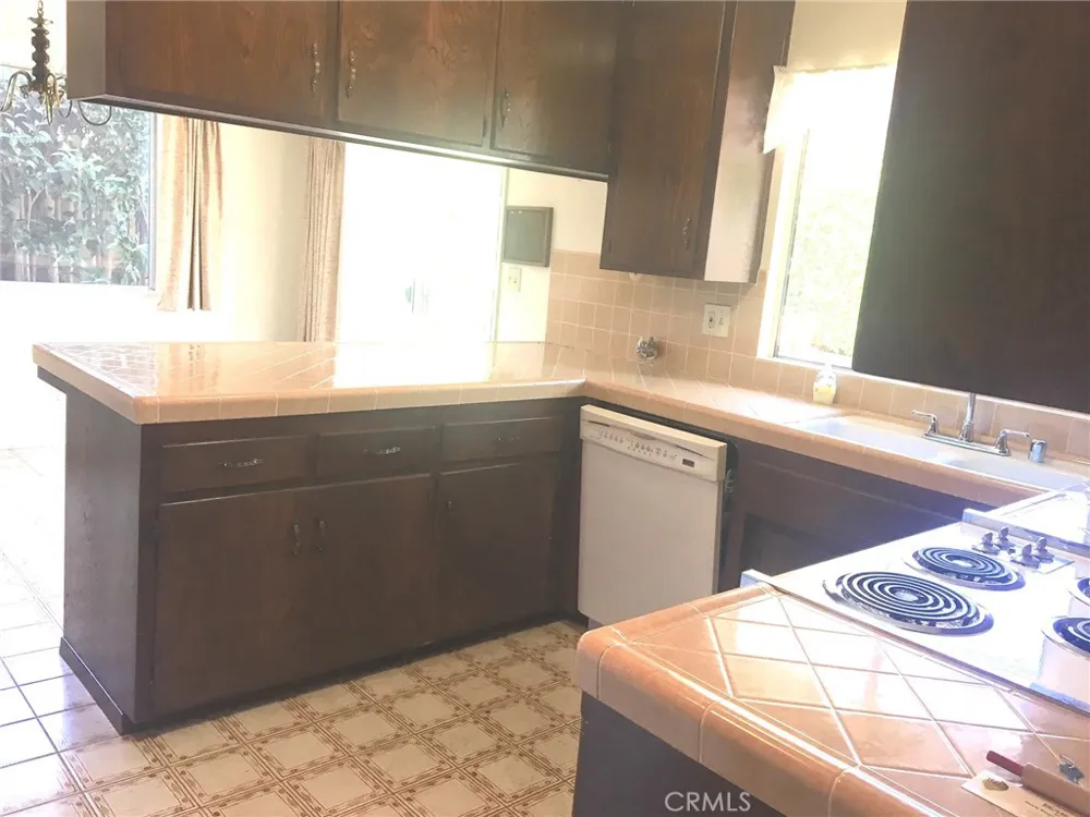 1559 Royal Way San Luis Obispo, CA 93405