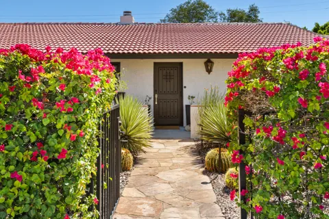 2200 E Acacia Road