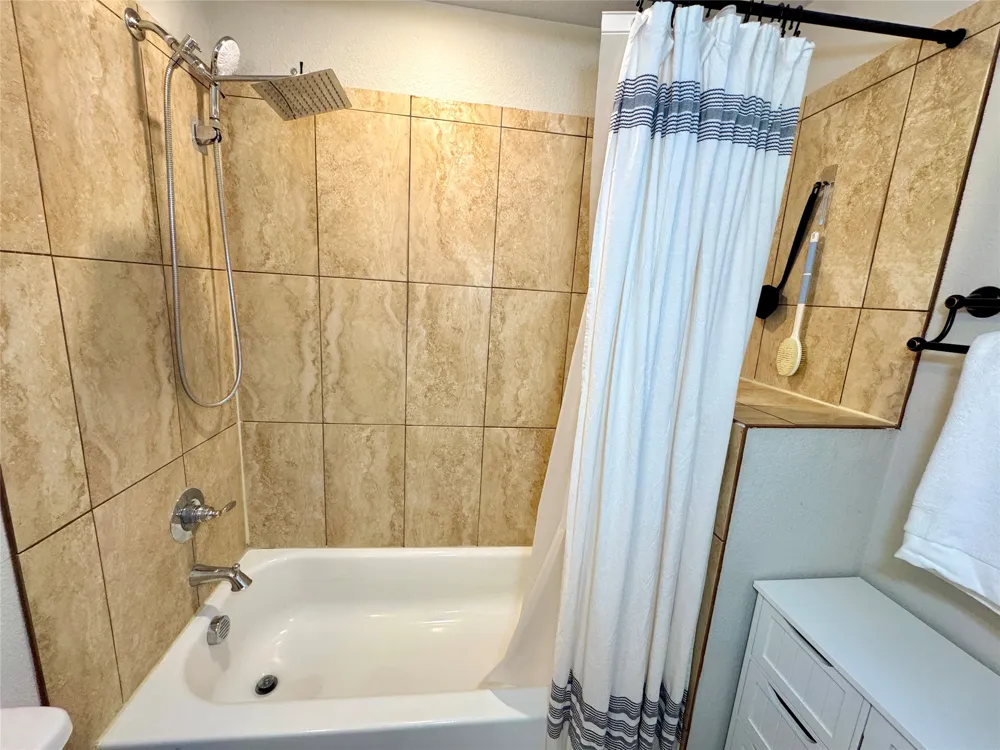124 Oakwood Street Chico, TX 76431