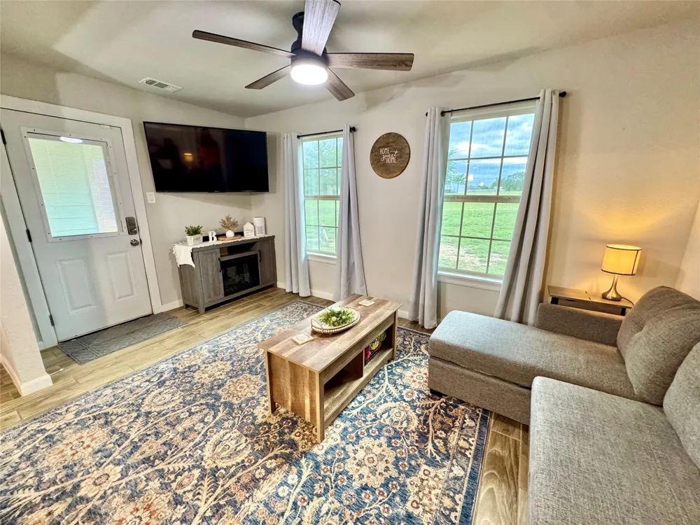 124 Oakwood Street Chico, TX 76431
