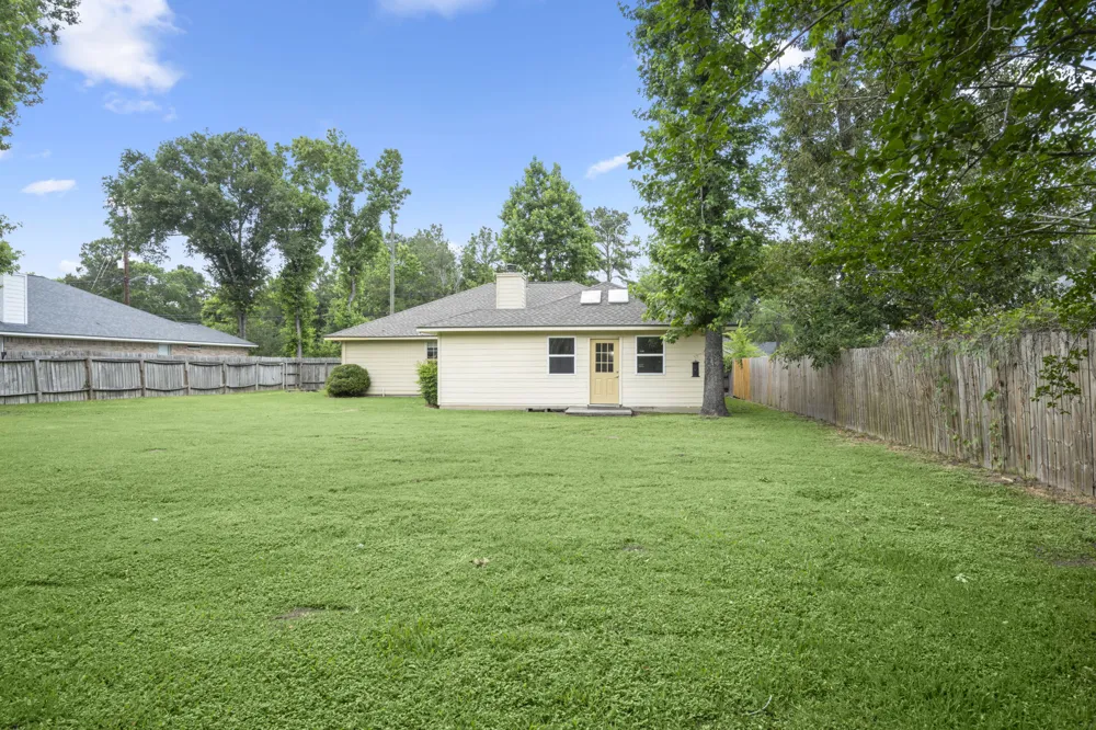 6707 Woodland Oaks Magnolia, TX 77354