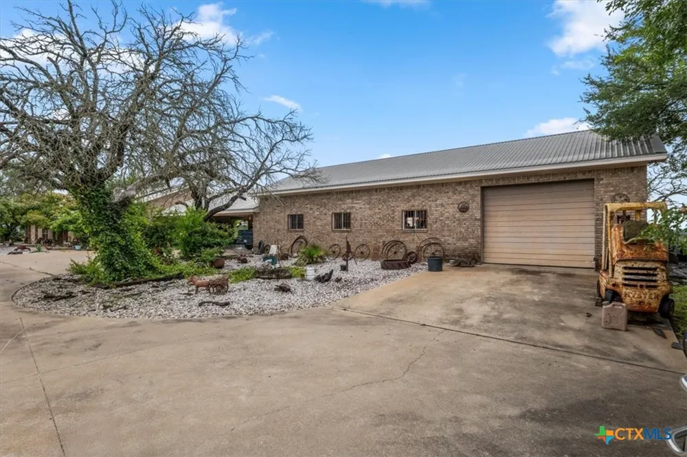 1500 CR 222 Kempner, TX 76539