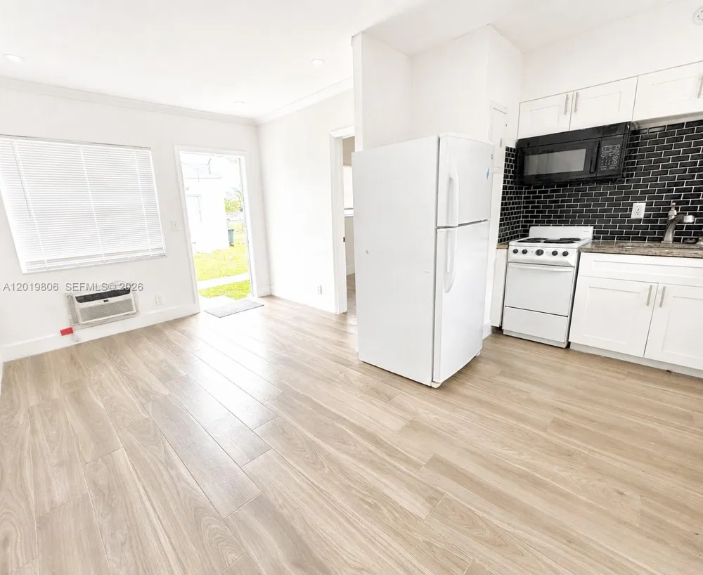 612 NW 1st Ave #00 Hallandale Beach, FL 33009