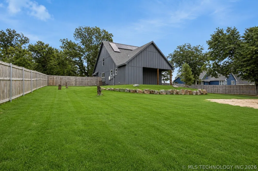 440 W 2nd Street Silo, OK 74701