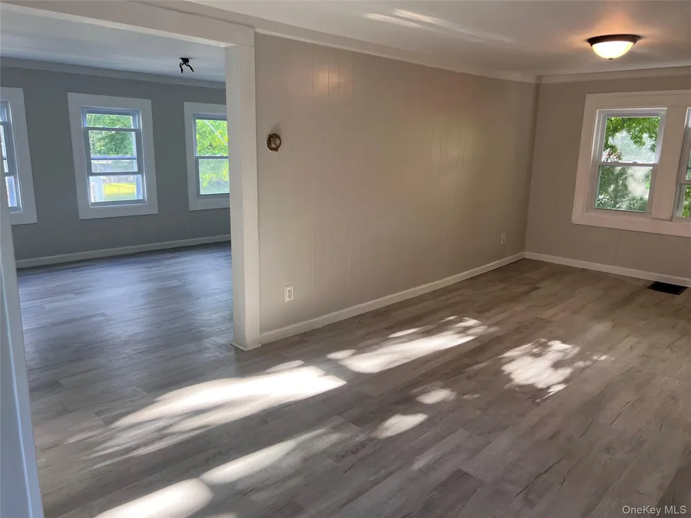 31 Bridge Street Wallkill, NY 12589