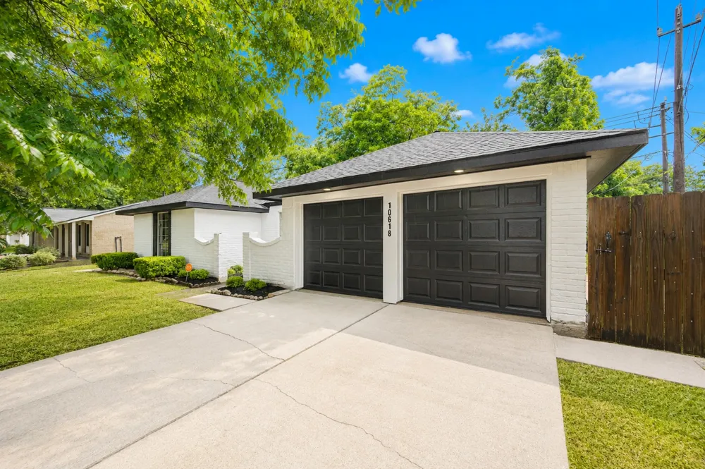 10618 Braewick Drive Houston, TX 77096