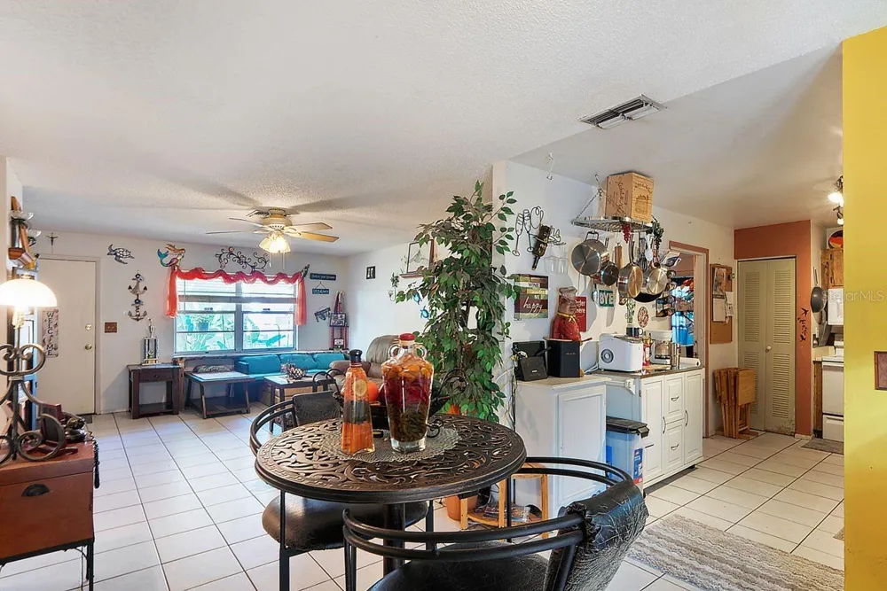2005 HUDSON CT Oldsmar, FL 34677