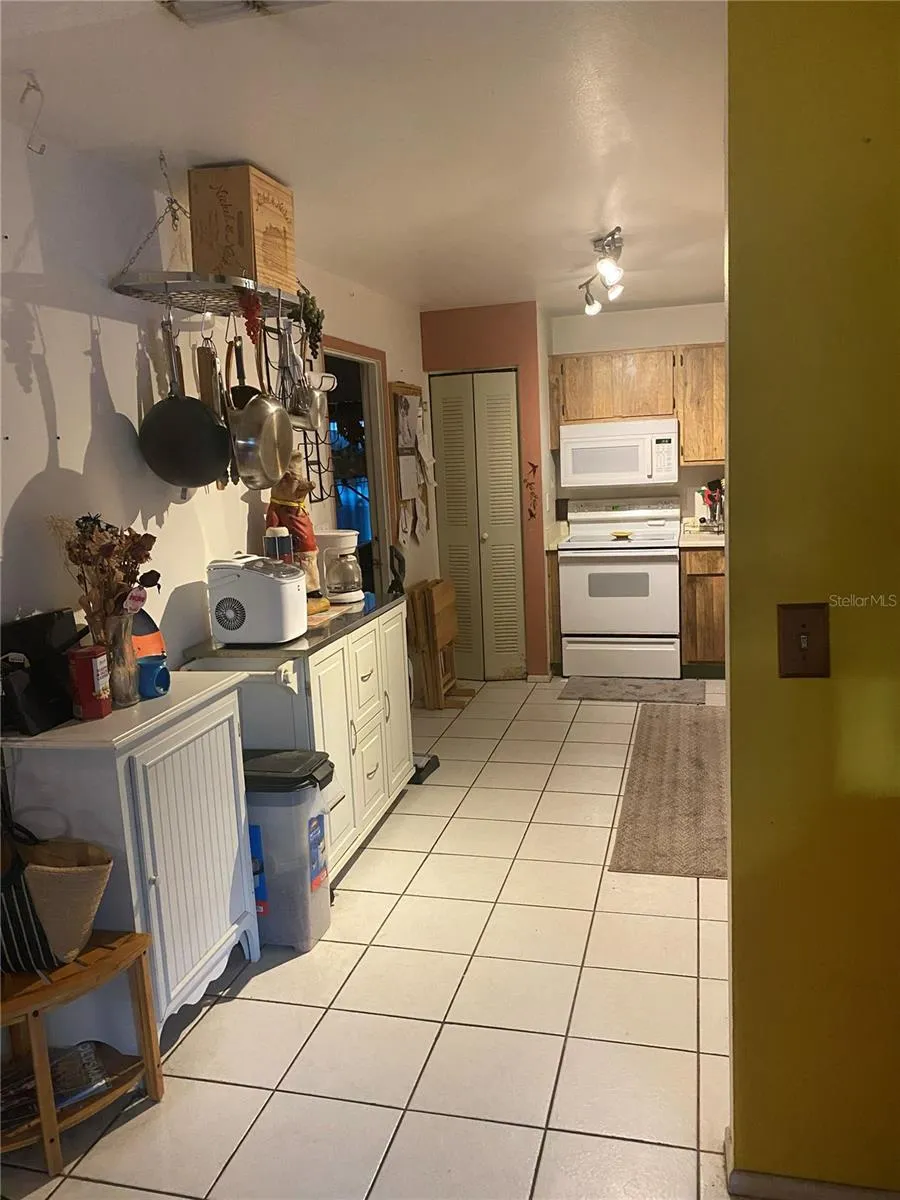 2005 HUDSON CT Oldsmar, FL 34677