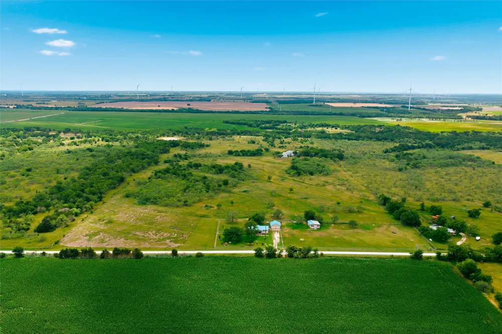 318 Hcr 3249 Mount Calm, TX 76673