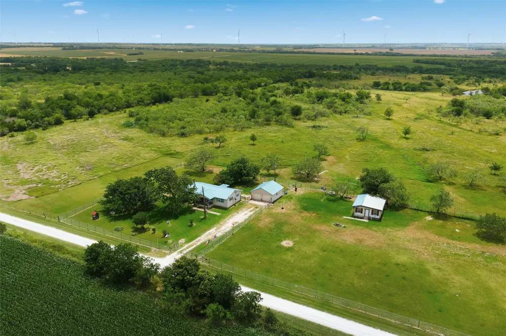 318 Hcr 3249 Mount Calm, TX 76673