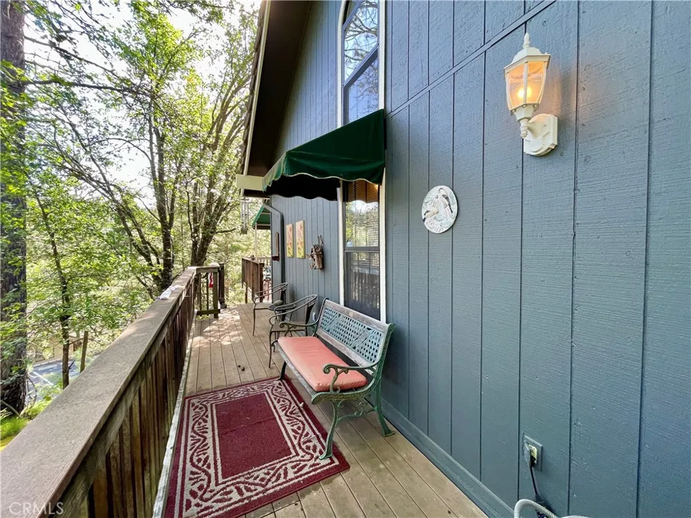 50852 Smoke Tree Bass Lake, CA 93604