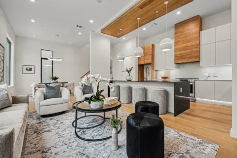 1111 Raiford Road #121