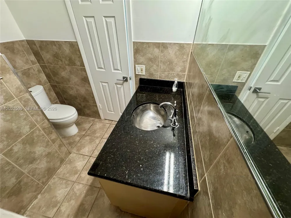 2408 NE 135th St #2408 North Miami, FL 33181
