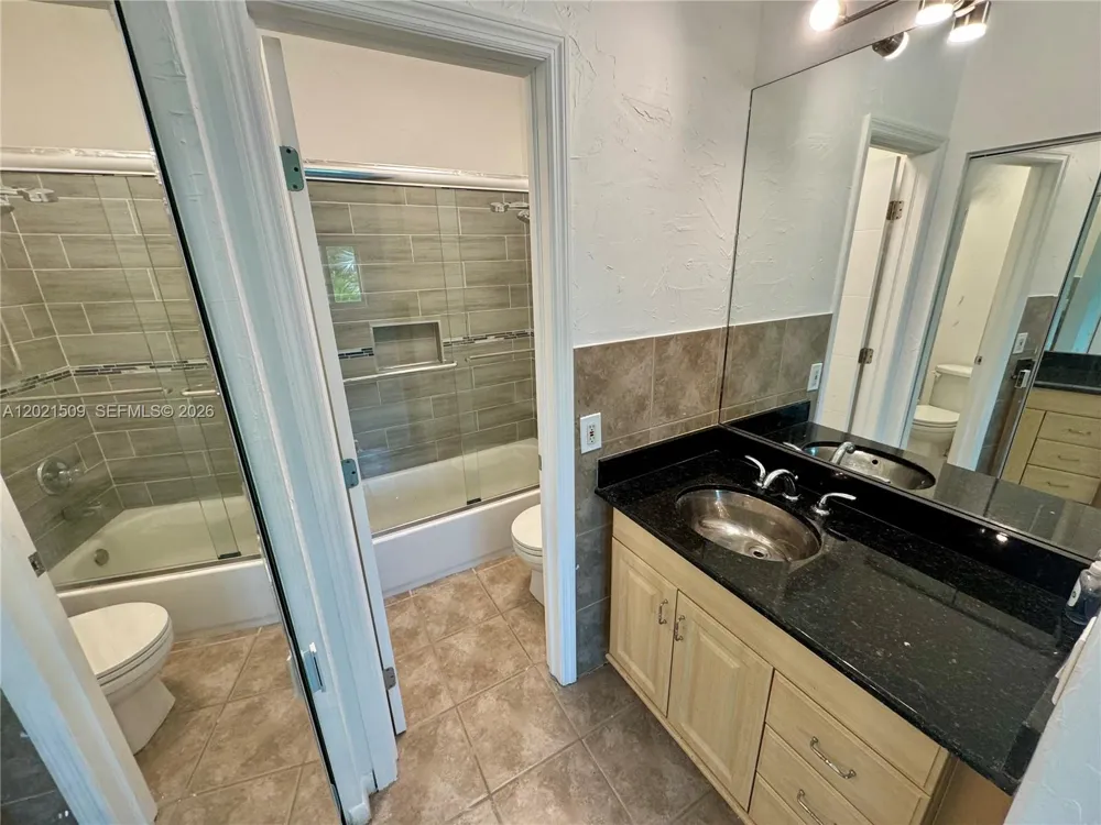 2408 NE 135th St #2408 North Miami, FL 33181