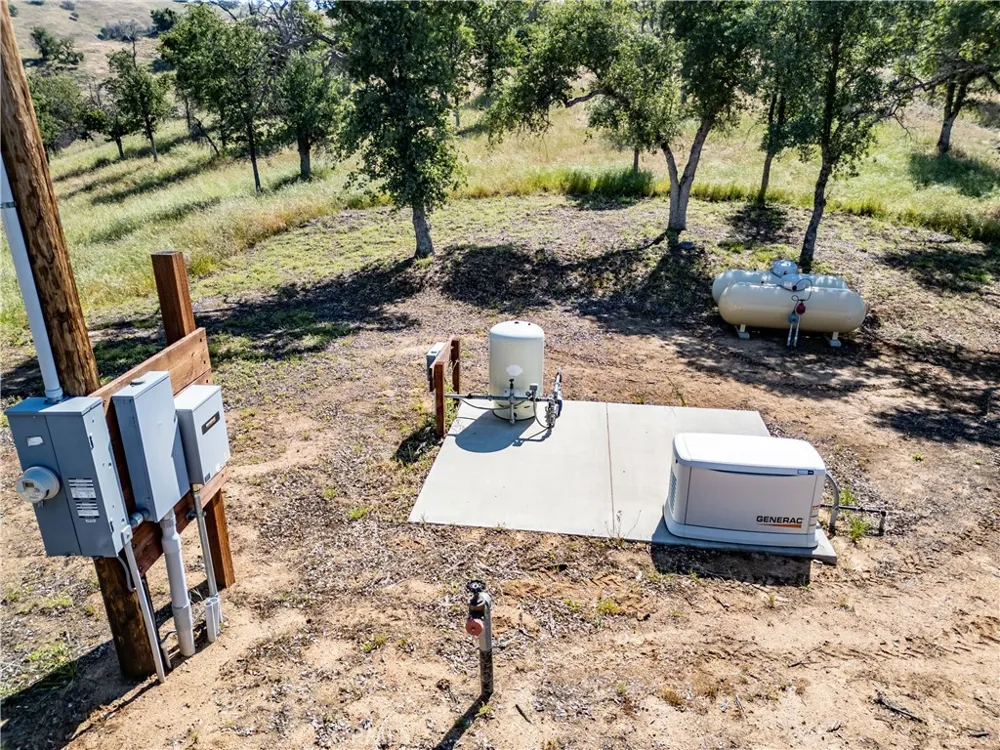 39603 Road 810 Raymond, CA 93653