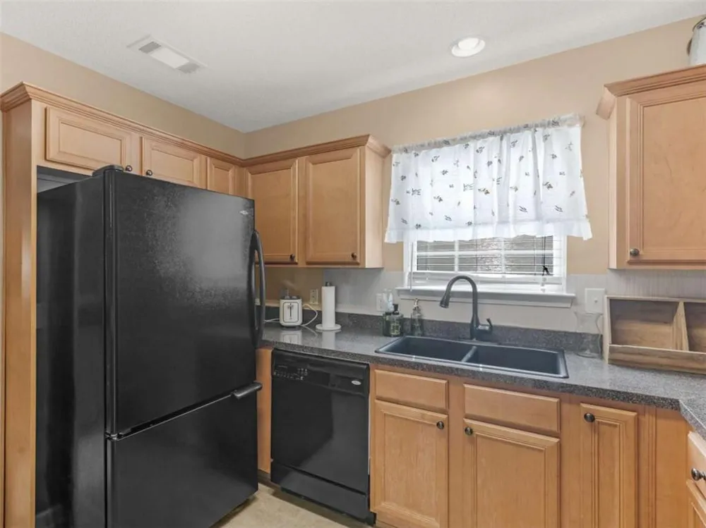 165 Brasch Park Drive Grantville, GA 30220