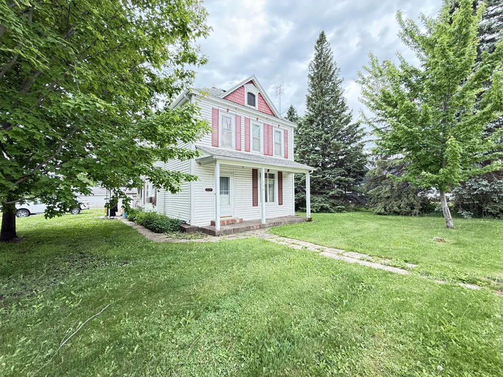 324 E Maple Street Sacred Heart, MN 56285