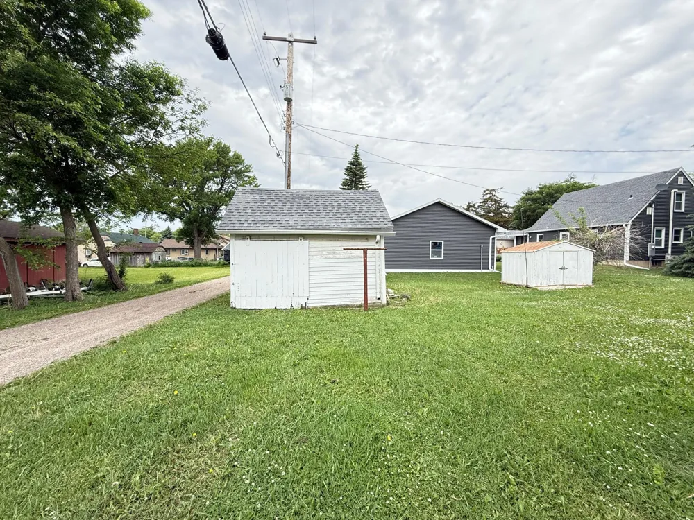 324 E Maple Street Sacred Heart, MN 56285
