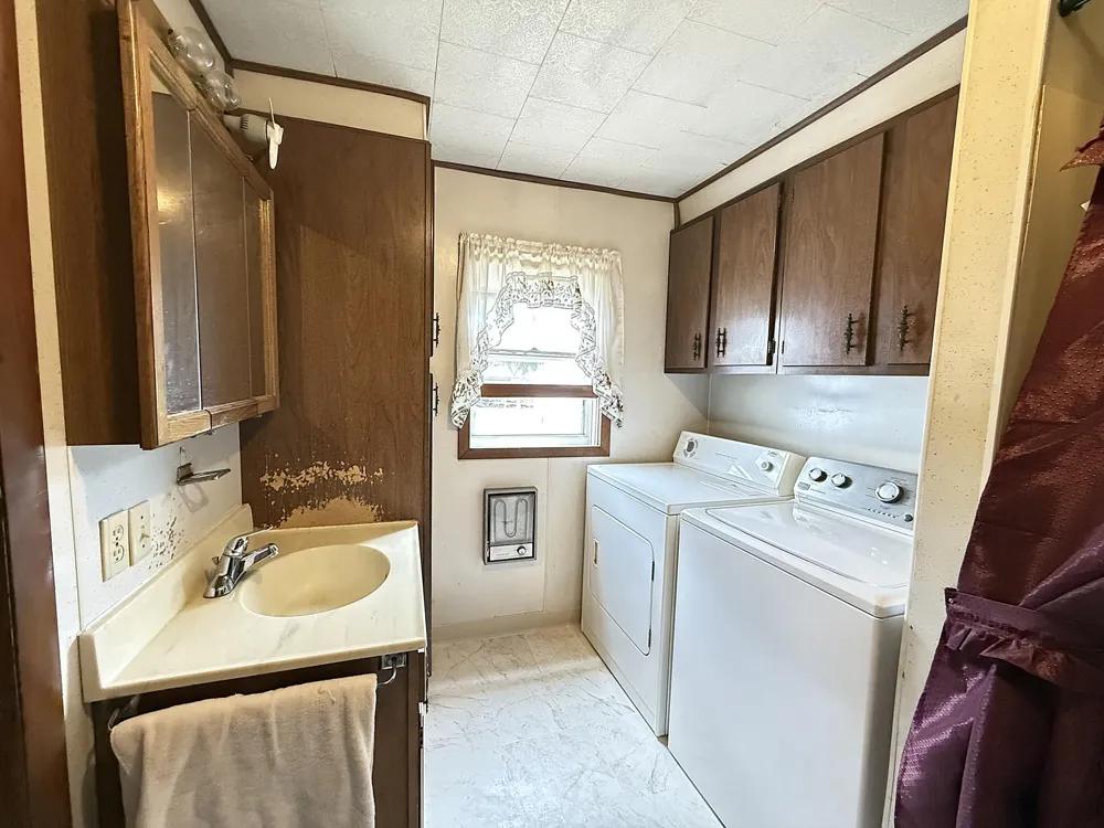 324 E Maple Street Sacred Heart, MN 56285
