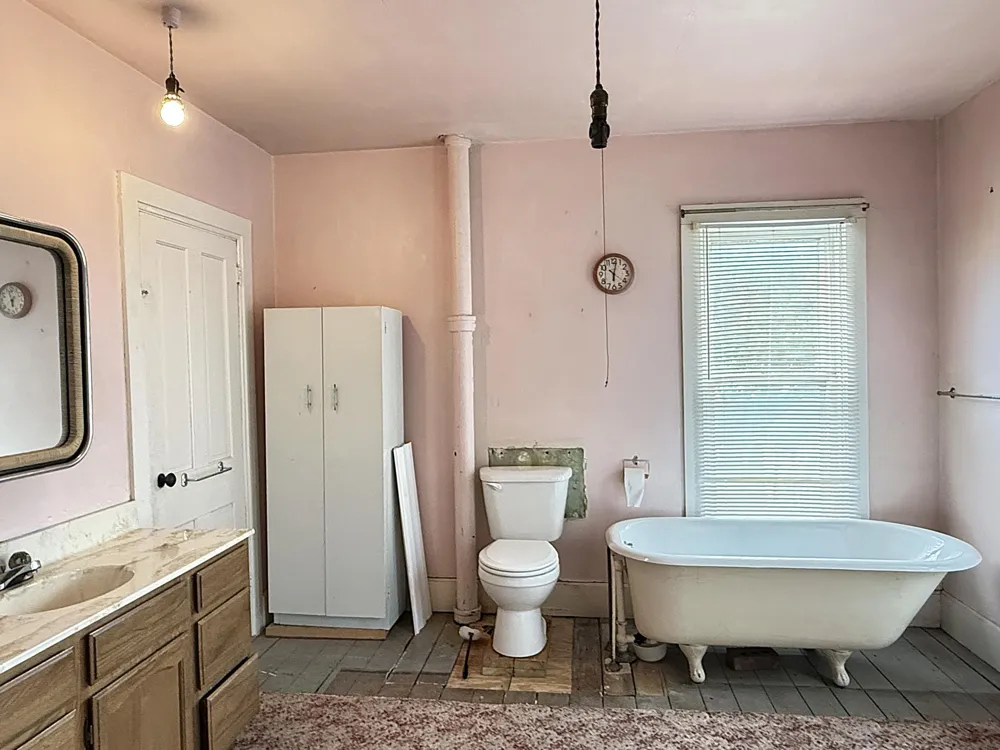 324 E Maple Street Sacred Heart, MN 56285