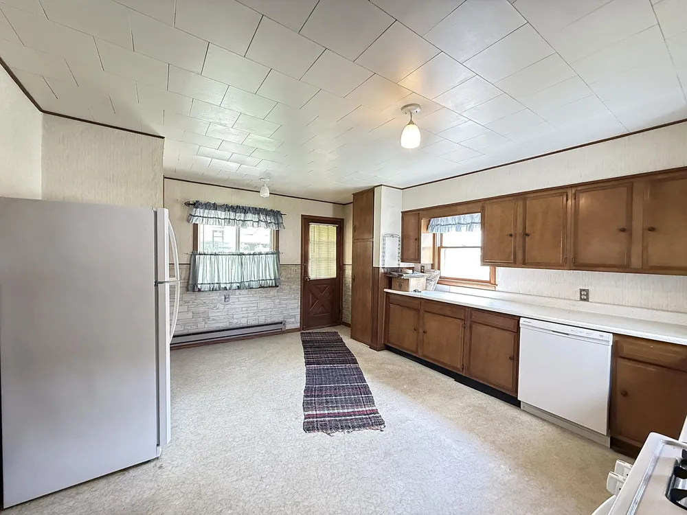 324 E Maple Street Sacred Heart, MN 56285