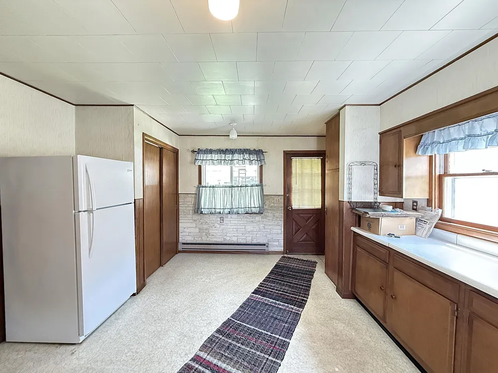 324 E Maple Street Sacred Heart, MN 56285