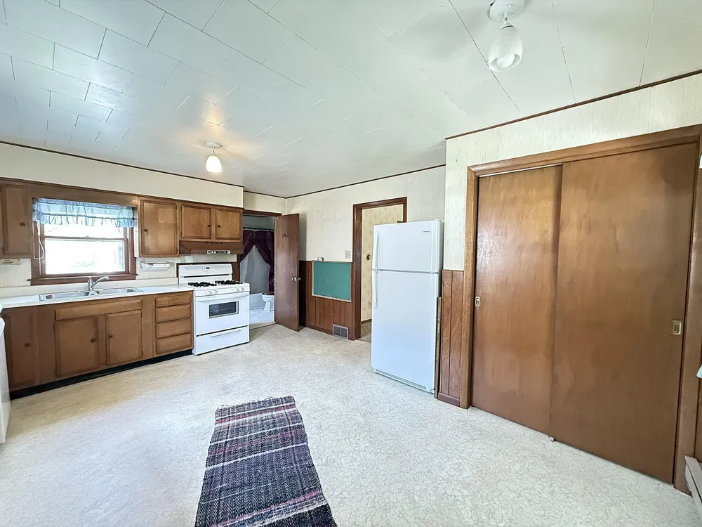 324 E Maple Street Sacred Heart, MN 56285