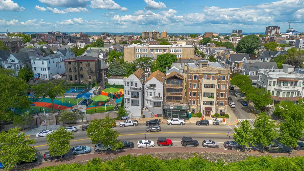 937 BLVD EAST Weehawken, NJ 07086
