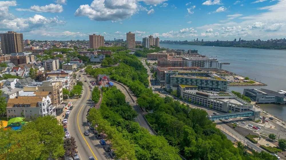 937 BLVD EAST Weehawken, NJ 07086