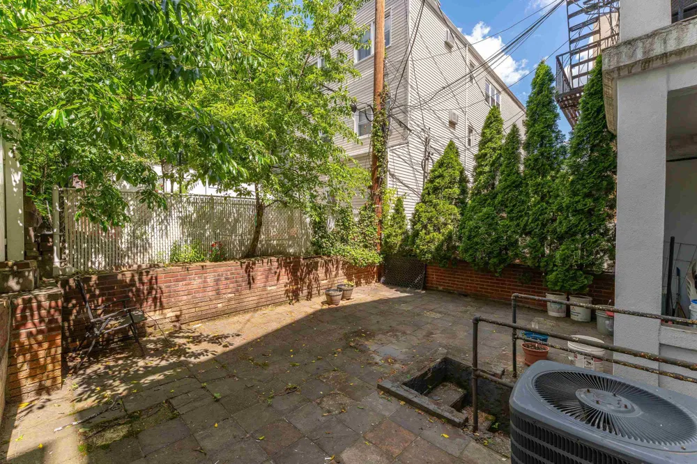 937 BLVD EAST Weehawken, NJ 07086