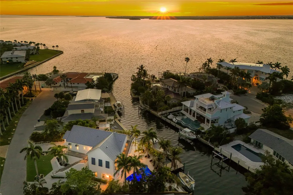 511 59TH STREET Bradenton Beach, FL 34217