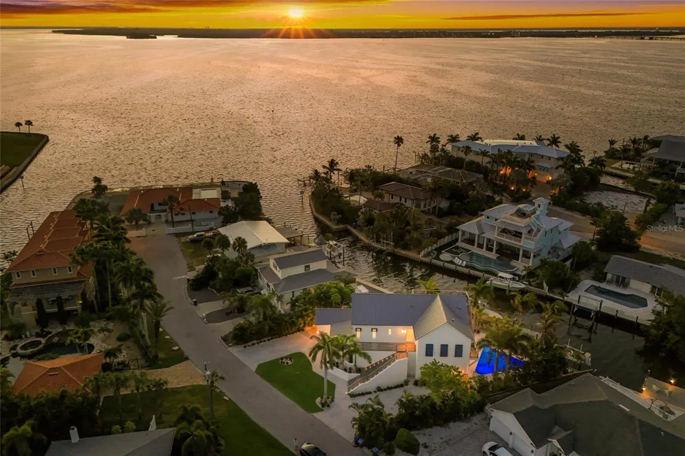 511 59TH STREET Bradenton Beach, FL 34217
