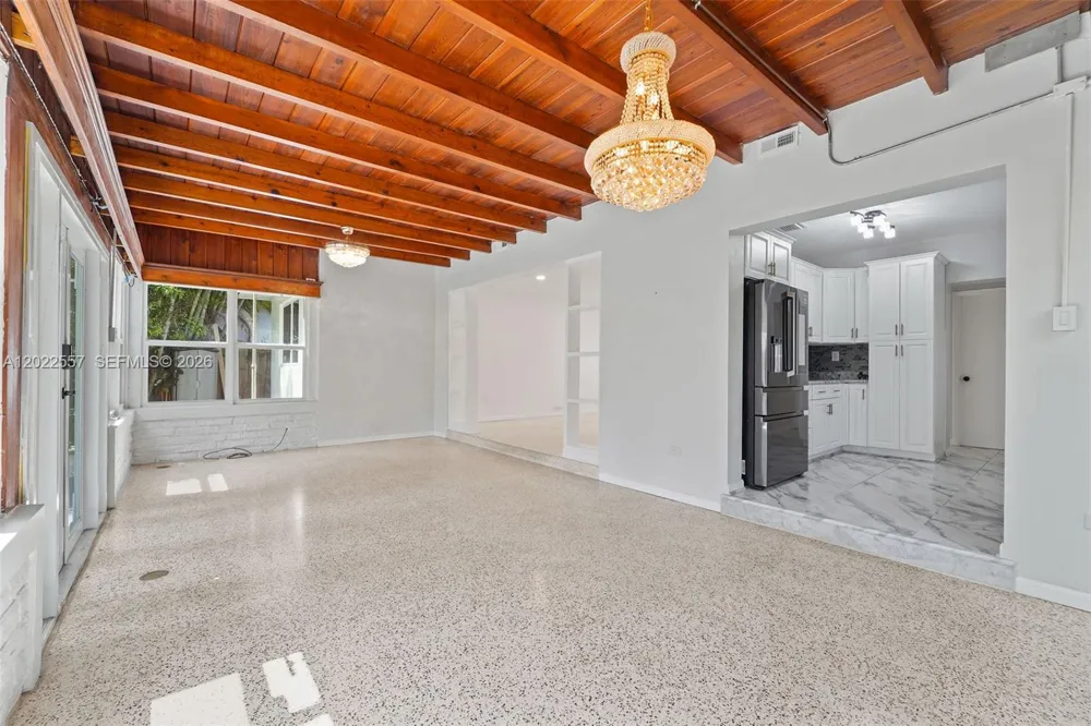 8927 Carlyle Ave Surfside, FL 33154