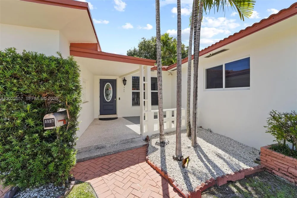 8927 Carlyle Ave Surfside, FL 33154