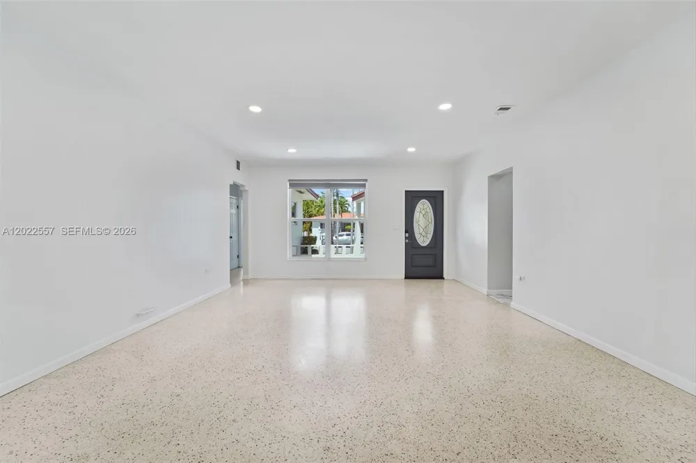8927 Carlyle Ave Surfside, FL 33154