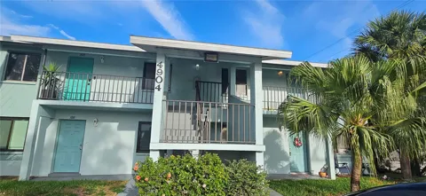 4904 VINCENNES COURT #209